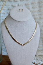 Load image into Gallery viewer, Gold Camila Necklace